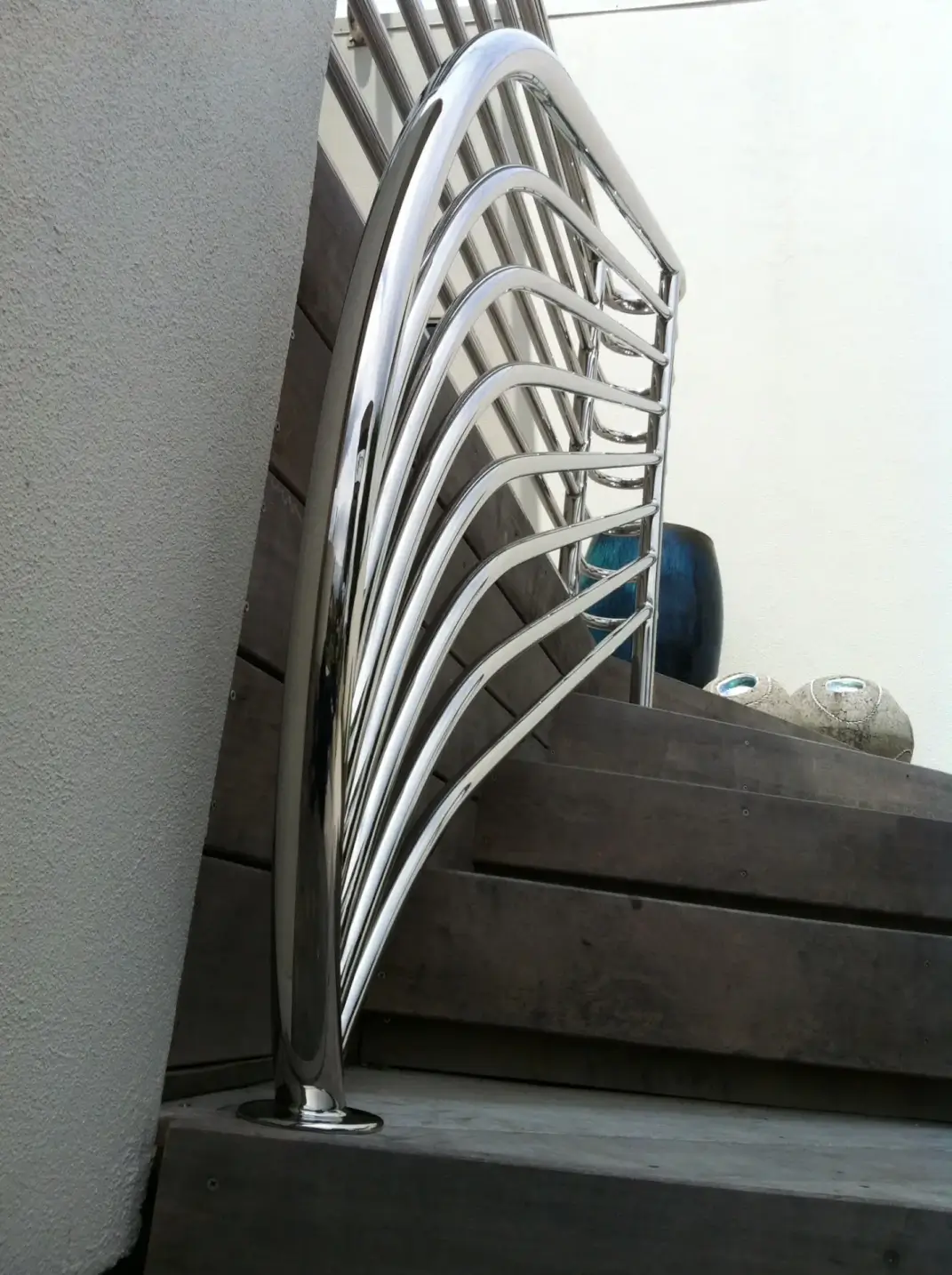 Full height art deco curved balustrade installation