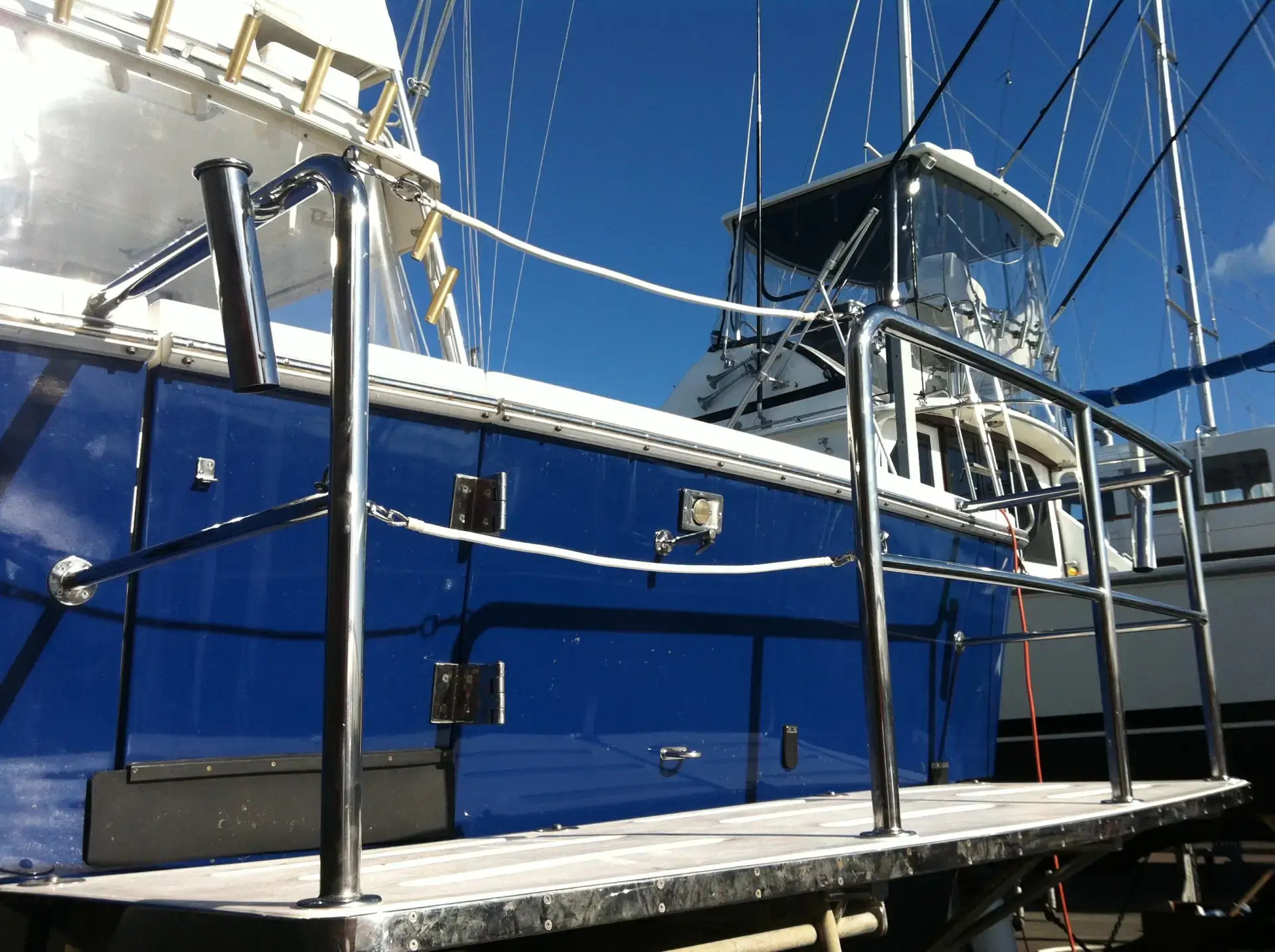 Custom stainless steel boat handrails and safety rails