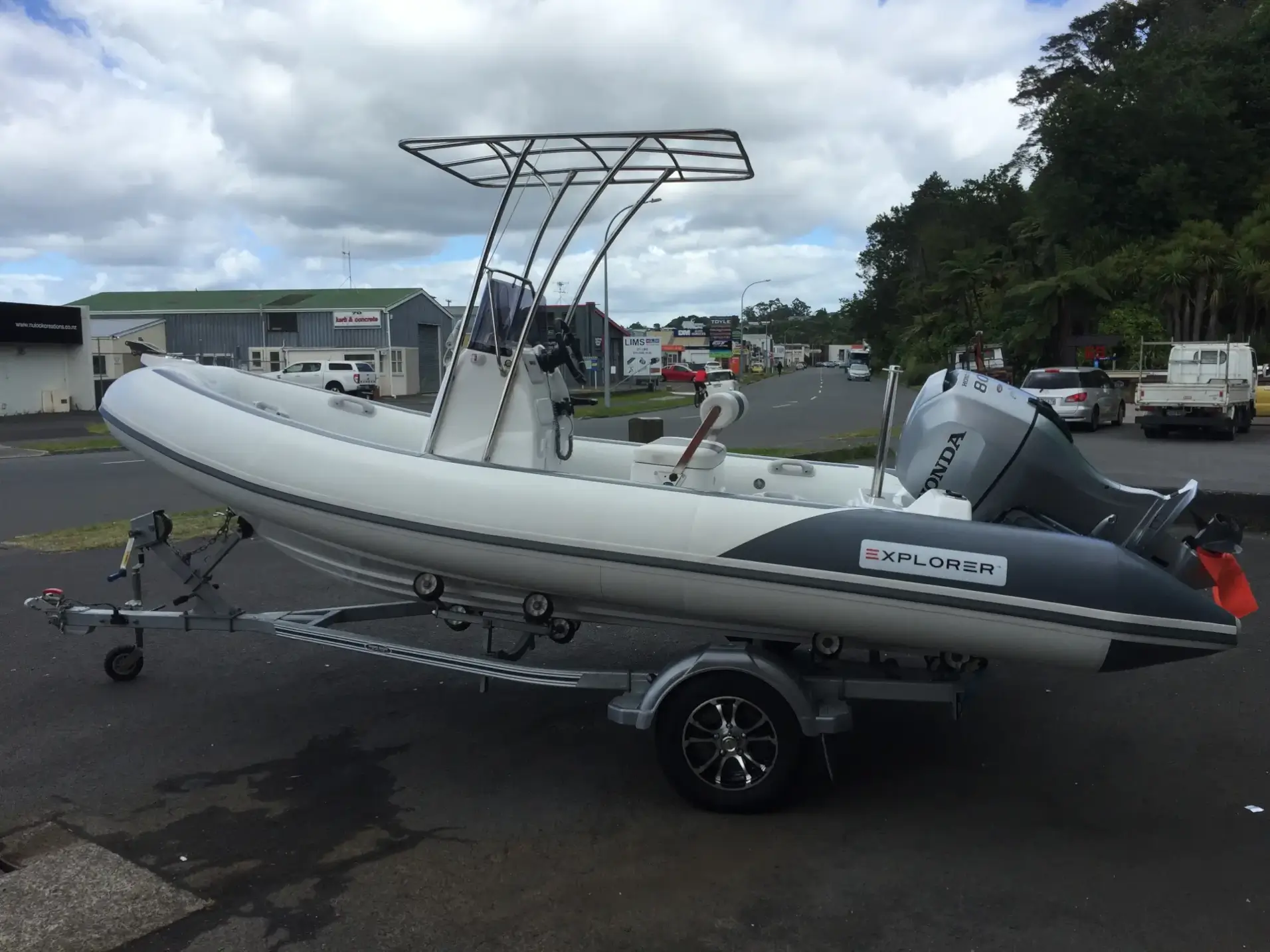 Stainless steel boat T-top frame on inflatable